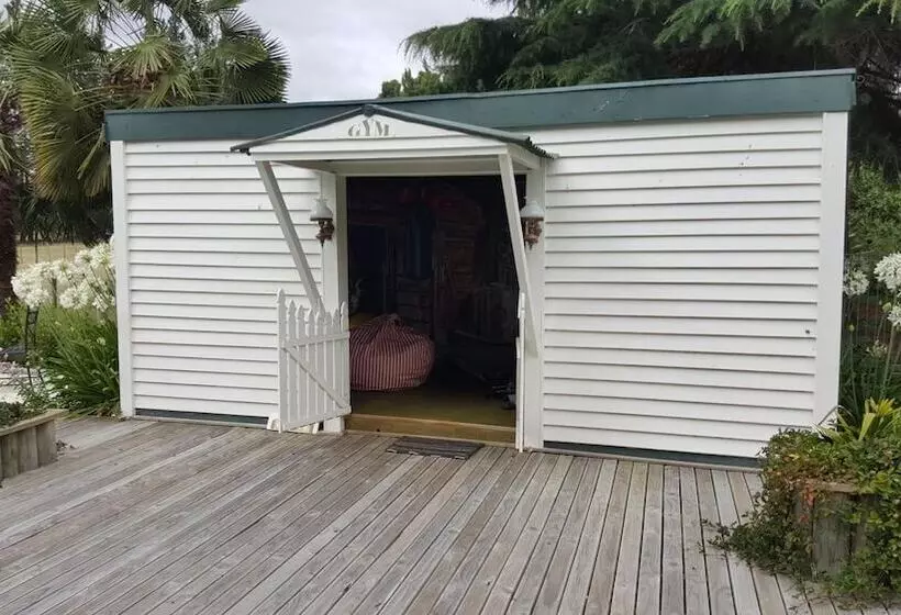 Отель The Peppertree Luxury Accommodation