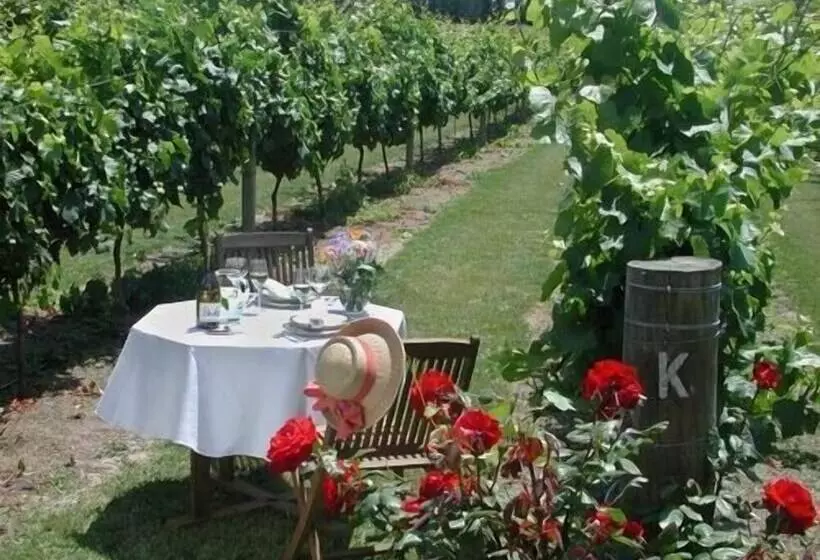 Отель The Peppertree Luxury Accommodation