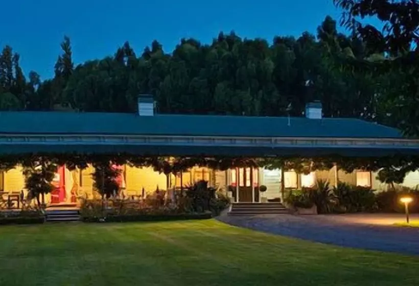 Отель The Peppertree Luxury Accommodation