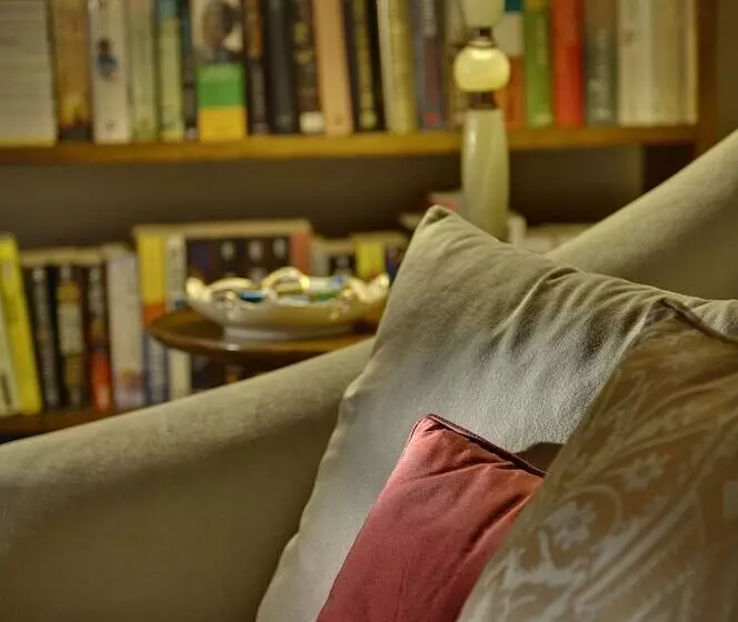 Отель The Peppertree Luxury Accommodation