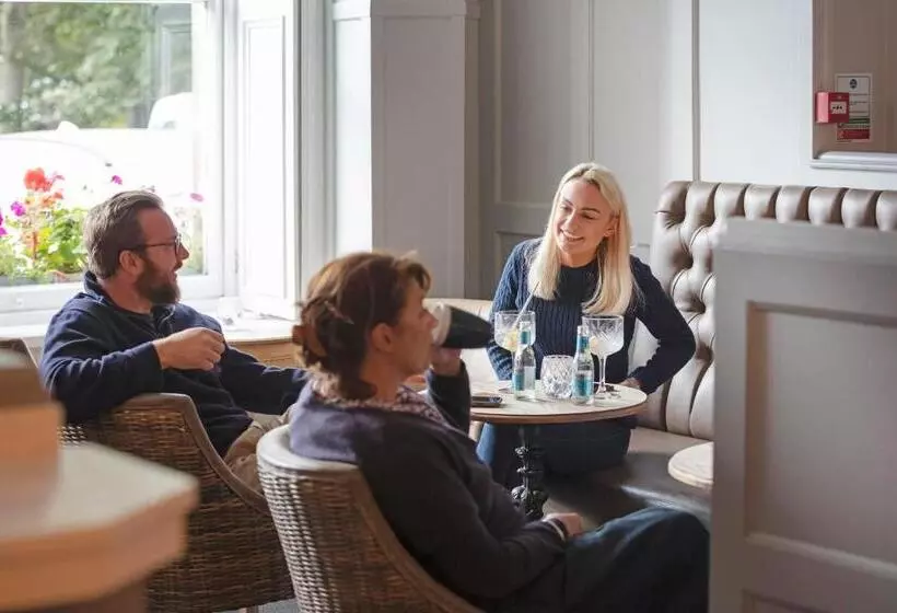 Отель The Victoria