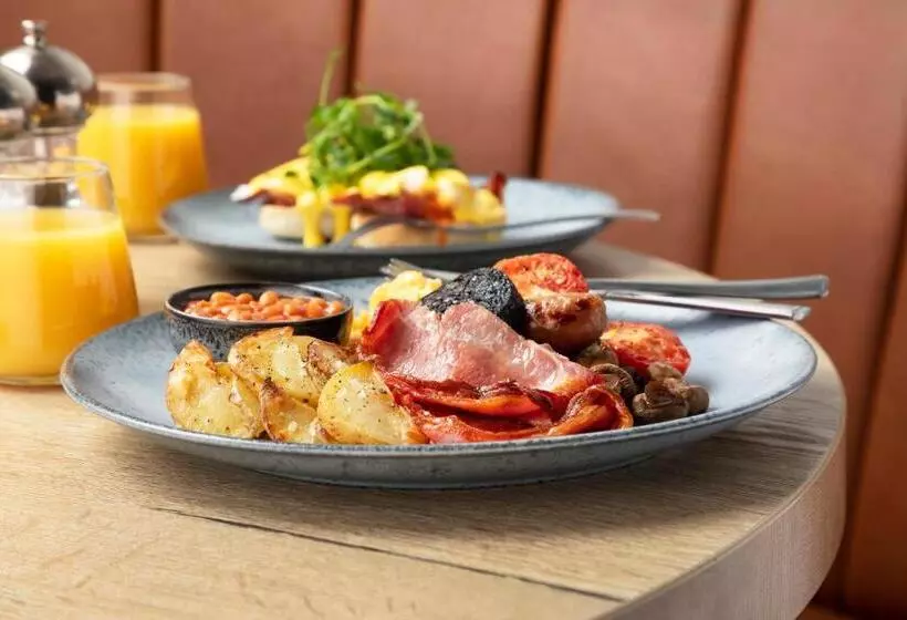 Отель The Victoria