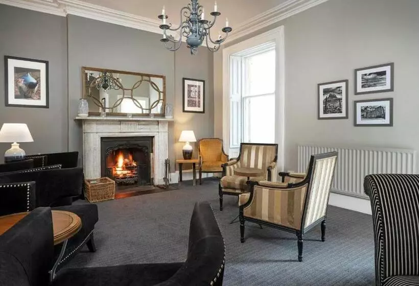 Отель The Victoria