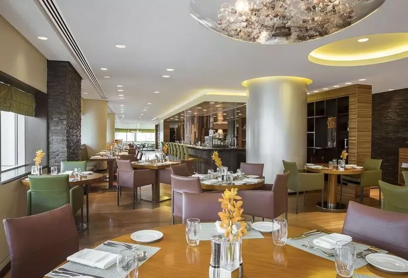 هتل Towers Rotana   Dubai