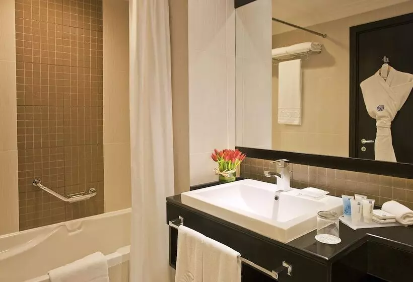 هتل Towers Rotana   Dubai