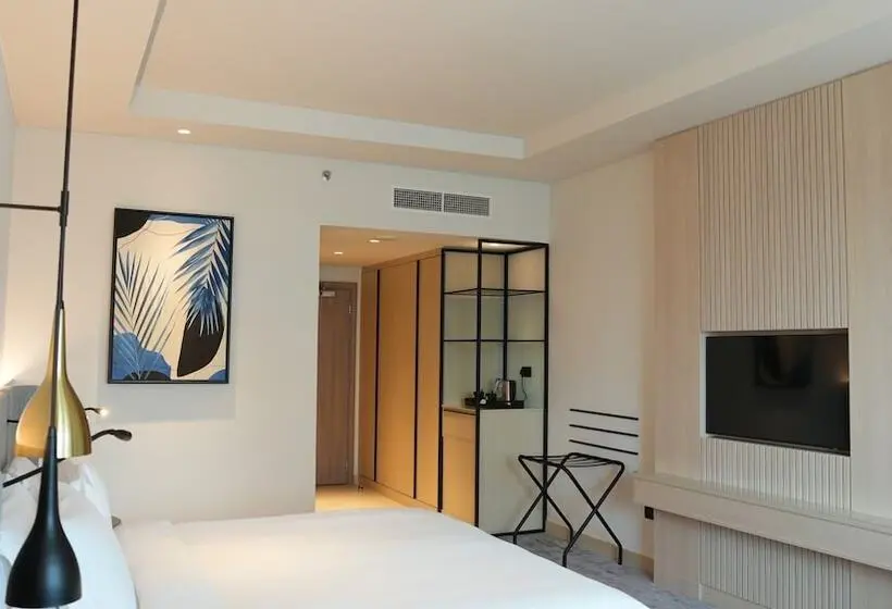 هتل Towers Rotana   Dubai