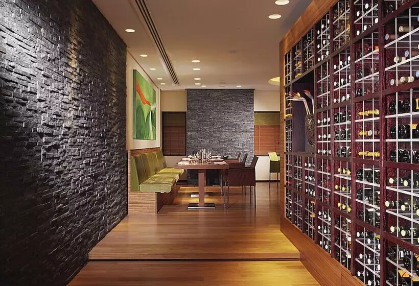 هتل Towers Rotana   Dubai