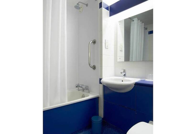 בית מלון כפרי Travelodge London Kings Cross Royal Scot