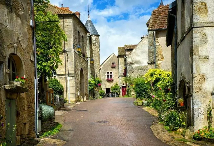 Hotelli Le Domaine Des Prés Verts Suites & Chambres Avec Jacuzzi Privatif à Châteauneuf