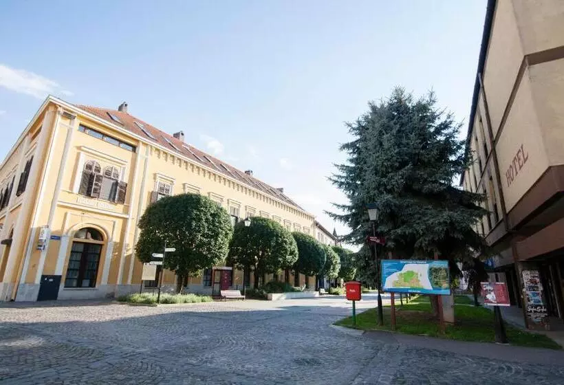 Hotelli Oroszlán Szigetvár