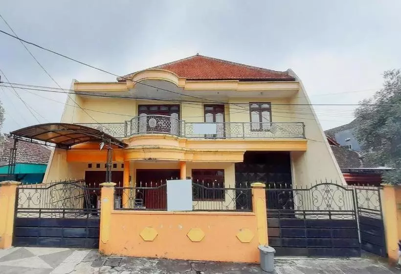 ホテル Oyo 3368 Pelangi Family Residence