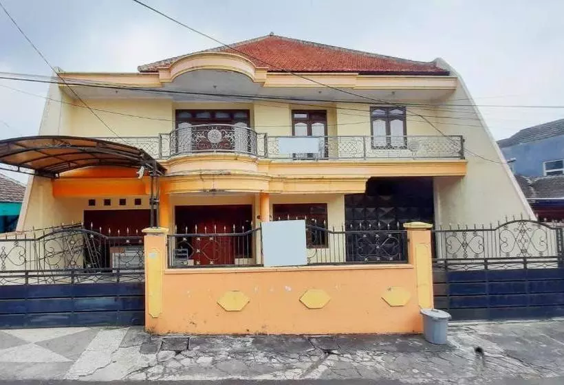 ホテル Oyo 3368 Pelangi Family Residence