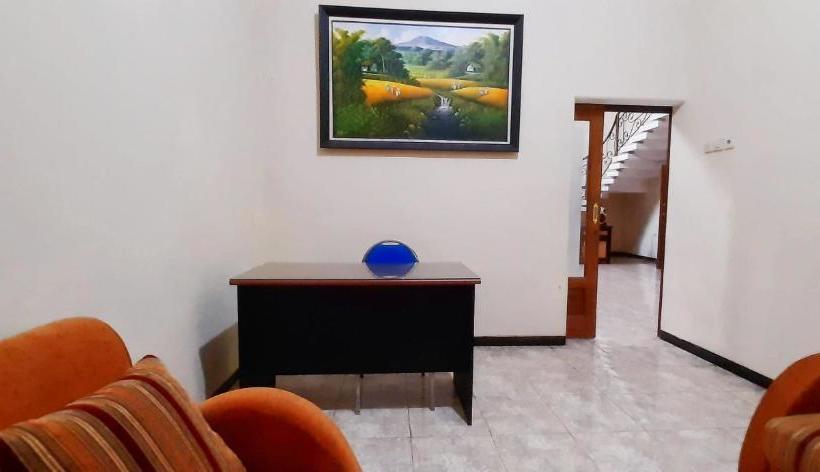 Hotell Oyo 3368 Pelangi Family Residence