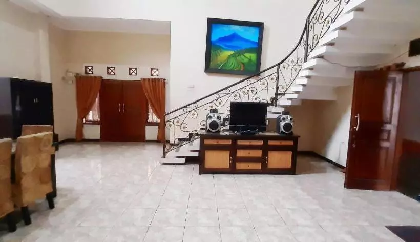 ホテル Oyo 3368 Pelangi Family Residence