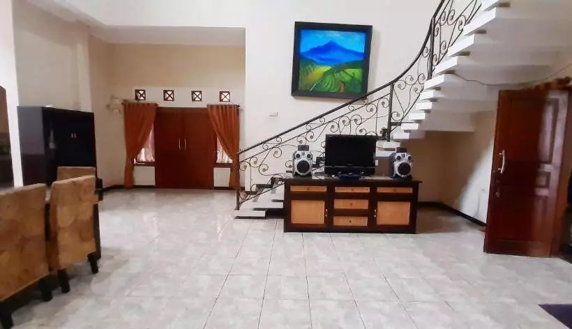 ホテル Oyo 3368 Pelangi Family Residence