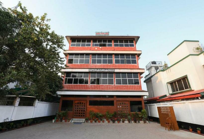 فندق Oyo 70029 Super Star Lodge