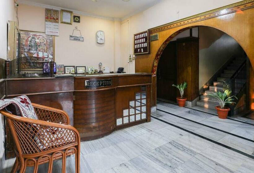 فندق Oyo 70029 Super Star Lodge