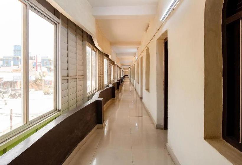 Hotel Oyo 71299 Sophia Inn