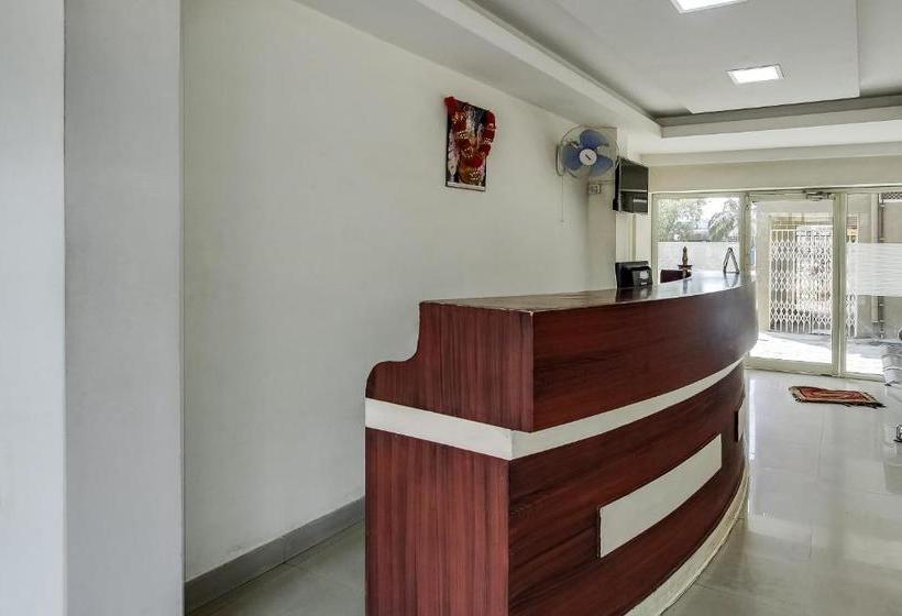 Hotel Oyo 71299 Sophia Inn