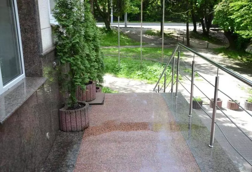 پانسیون Burger Plus Inn