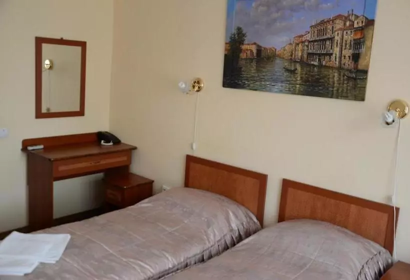 پانسیون Burger Plus Inn