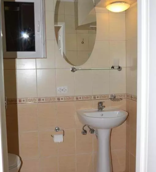 پانسیون Burger Plus Inn