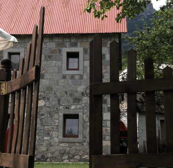 פנסיון Molla Guest House