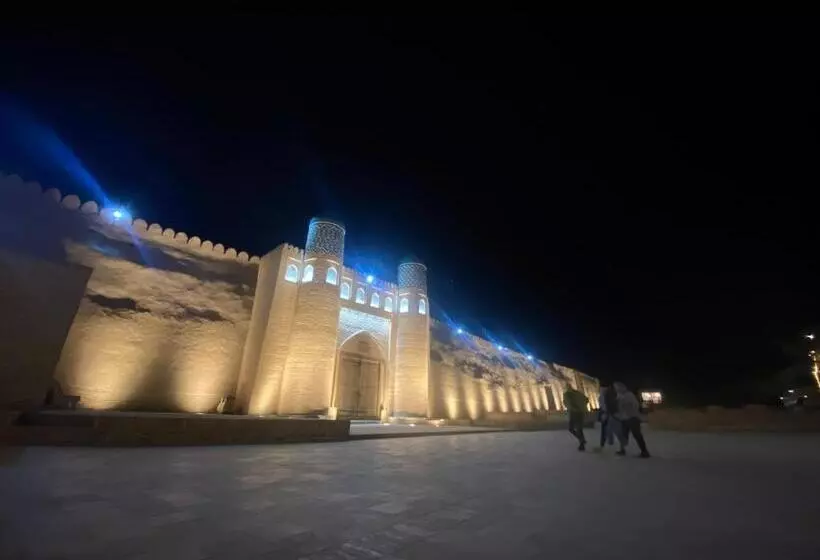 تختخواب و صبحانه Mironshox Guest House