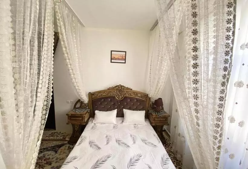تختخواب و صبحانه Mironshox Guest House
