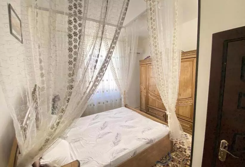 تختخواب و صبحانه Mironshox Guest House