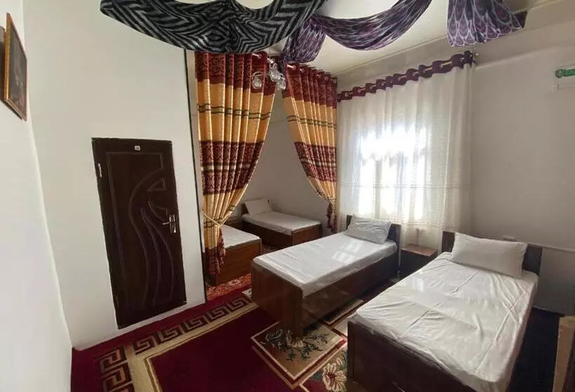 تختخواب و صبحانه Mironshox Guest House