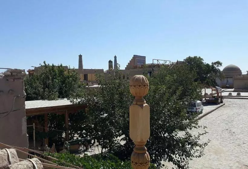 تختخواب و صبحانه Mironshox Guest House