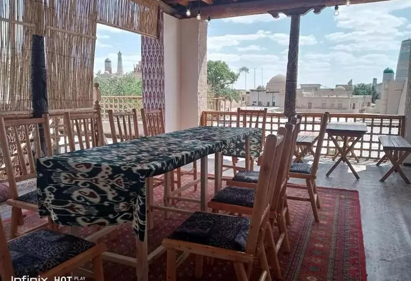 تختخواب و صبحانه Mironshox Guest House