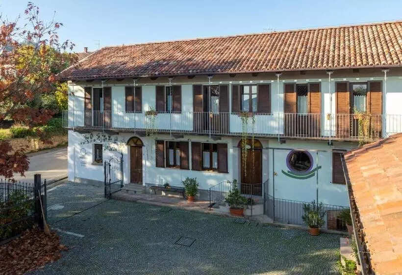 هتل Agriturismo Erbaluna