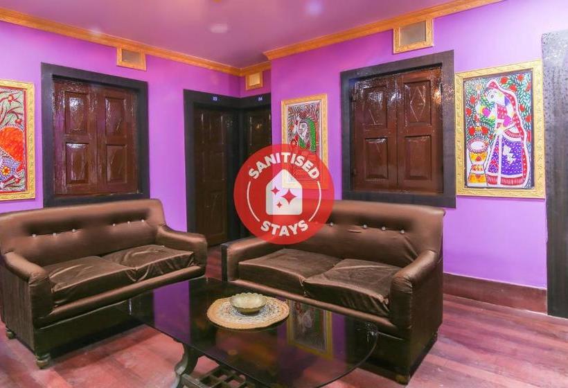 Hotell Oyo 62712 Holiday Inn