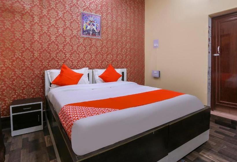 Hotell Oyo 62712 Holiday Inn