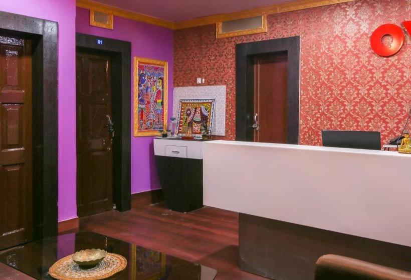 Hotell Oyo 62712 Holiday Inn