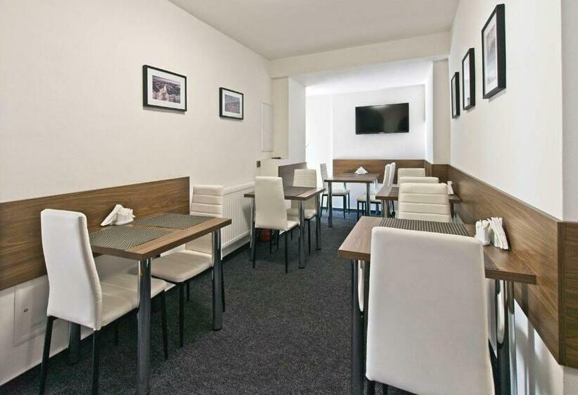 膳宿费 Av Penzion