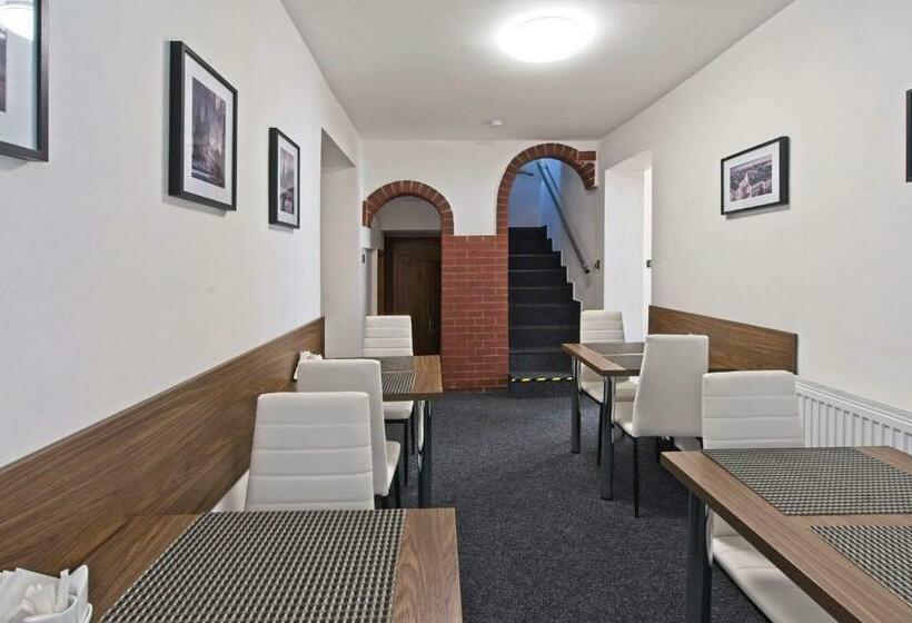 膳宿费 Av Penzion