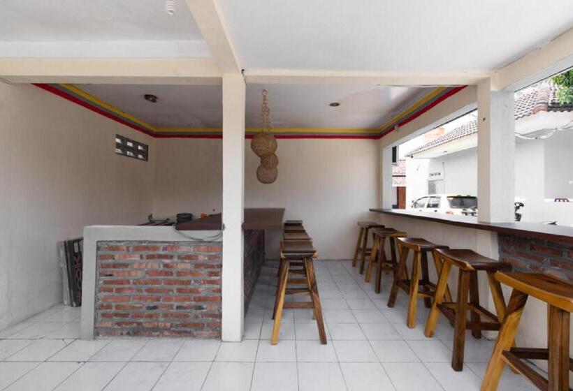 פנסיון Reddoorz @ Raya Janti Yogyakarta