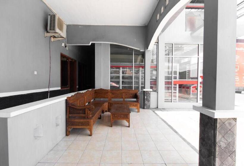 פנסיון Reddoorz @ Raya Janti Yogyakarta