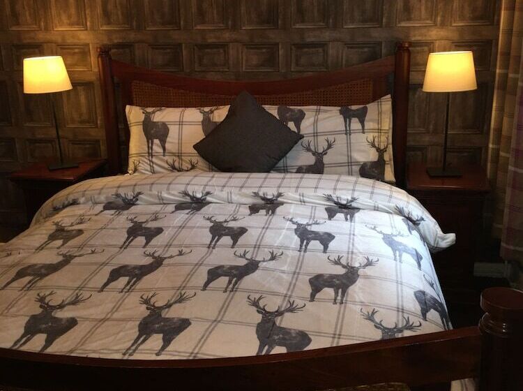 بنسيون The Tavern