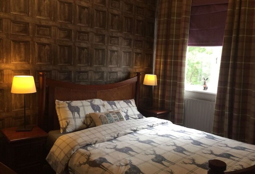 بنسيون The Tavern