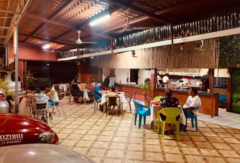 بنسيون Cabinas Jacomar