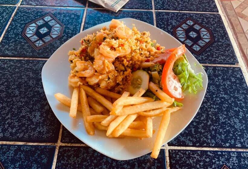 بنسيون Cabinas Jacomar