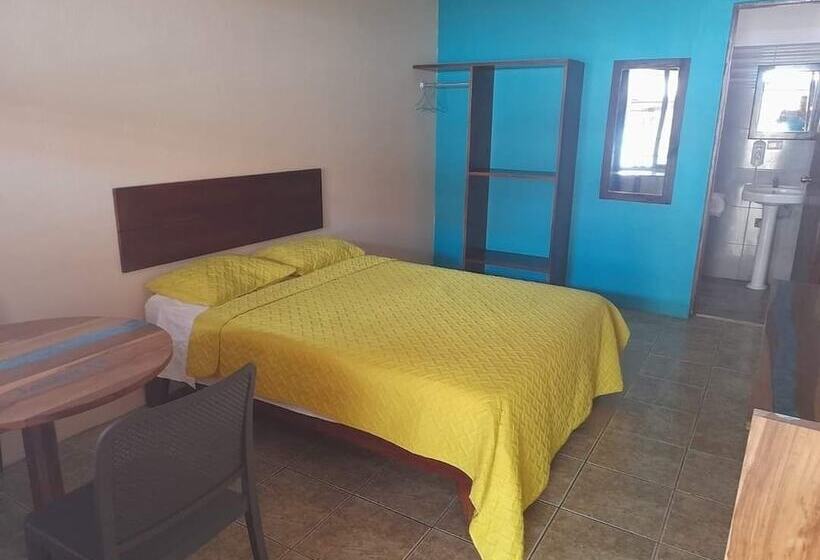 بنسيون Cabinas Jacomar