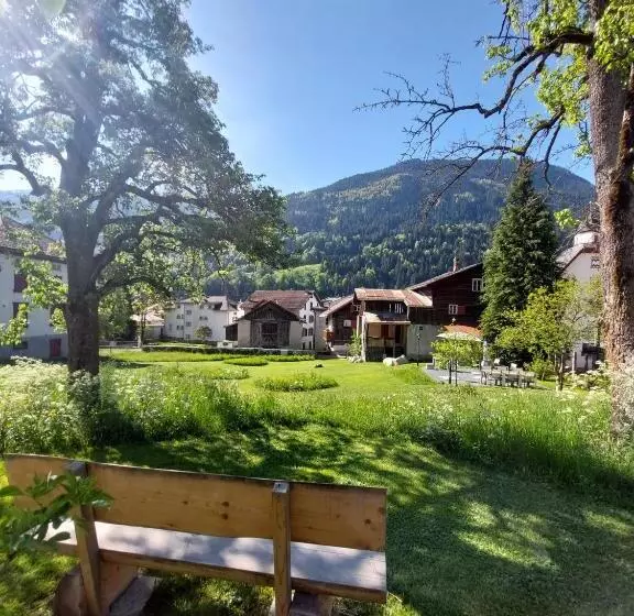 Retkeilymaja Casa Tödi Restaurant