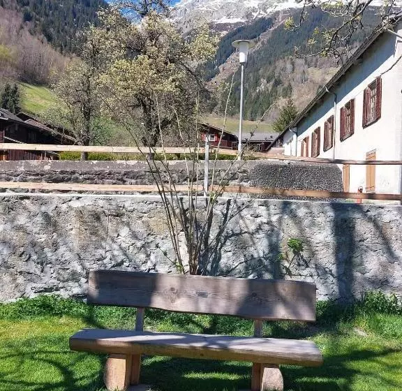 Retkeilymaja Casa Tödi Restaurant