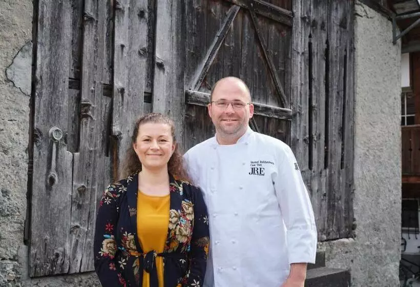 Retkeilymaja Casa Tödi Restaurant