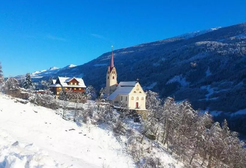 Retkeilymaja Casa Tödi Restaurant